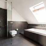 Comment poser une paroi ou porte de douche soi-même ?