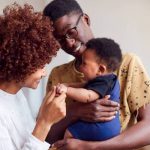 Le congé parental : peser le pour et le contre